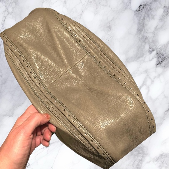 Michael Kors Purse Bag Beige Gray Pebbled Studded Roomy Large Zipper - Picture 9 of 11